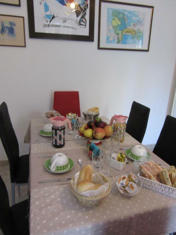 Nenna Apartment Олбия Екстериор снимка